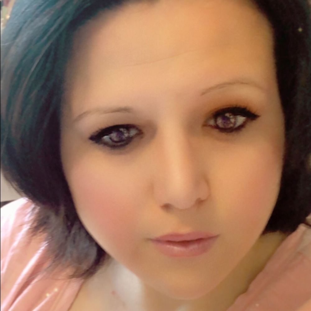 Meet your Posher, Ivanna .